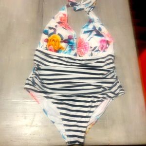 NWT Cupshe one-piece swimsuit